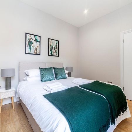 West Kensington Apartment London Exterior photo
